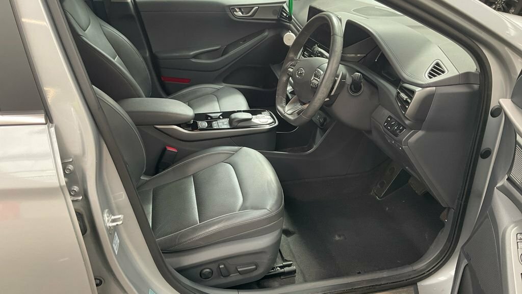 Hyundai Ioniq Hatchback Silver #11