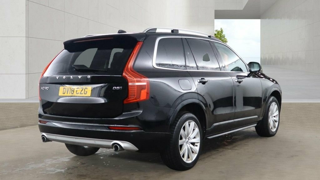 Volvo XC90 2L Momentum Black #4