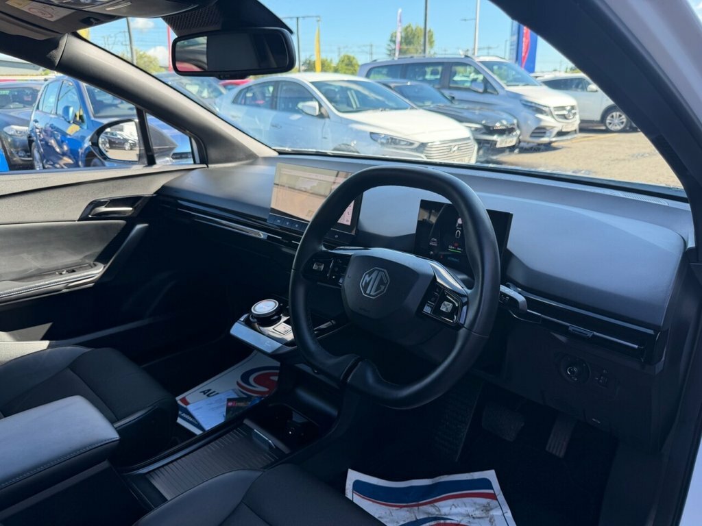 MG 1100 Hatchback White #12
