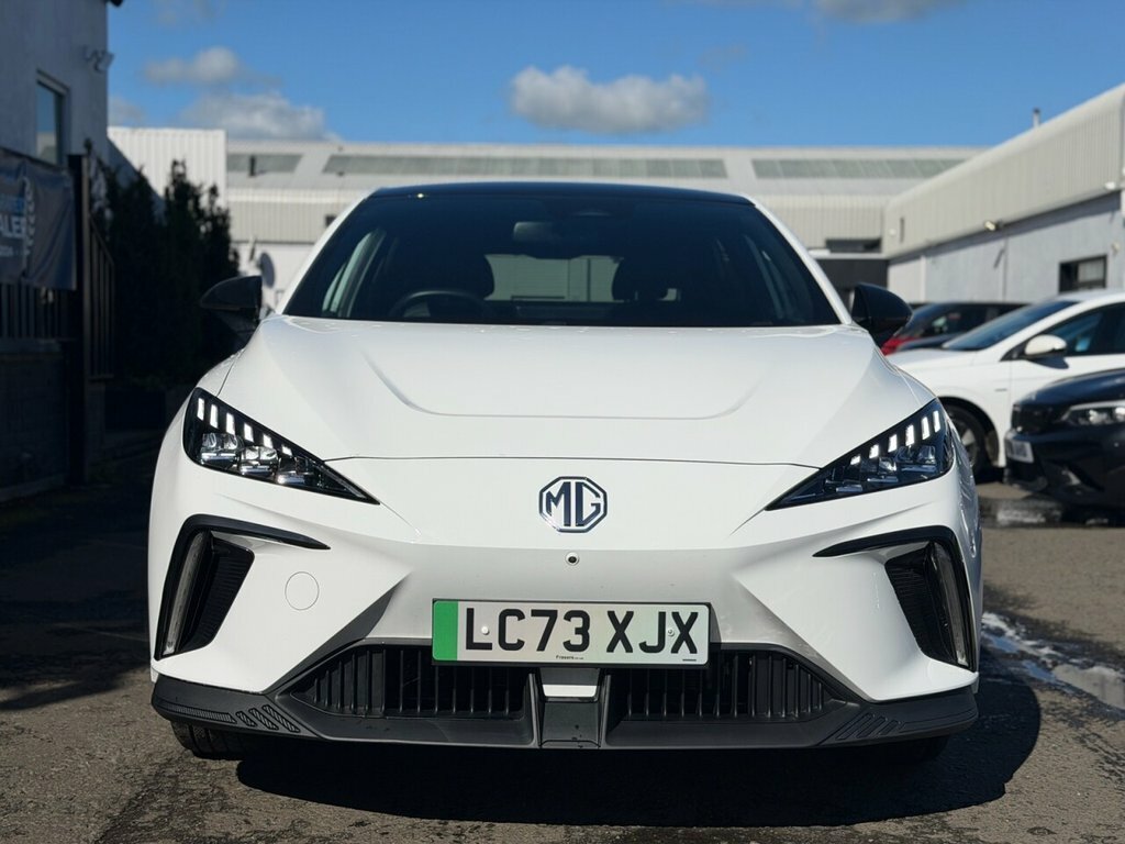 MG 1100 Hatchback White #2