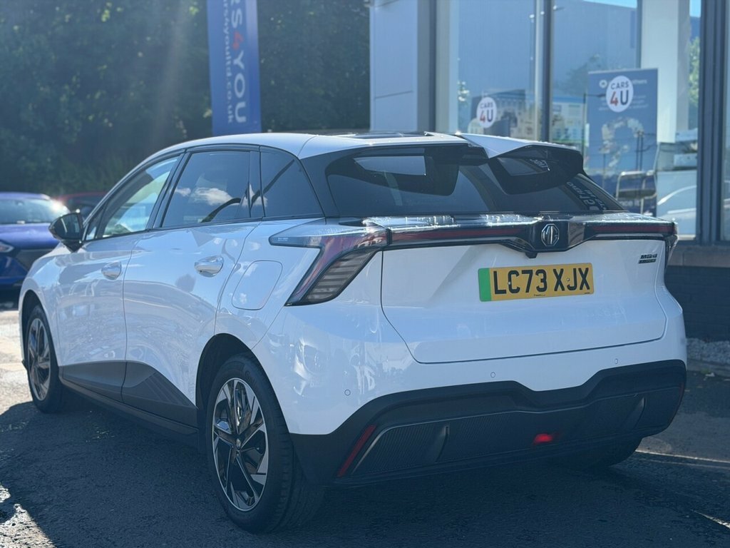 MG 1100 Hatchback White #5