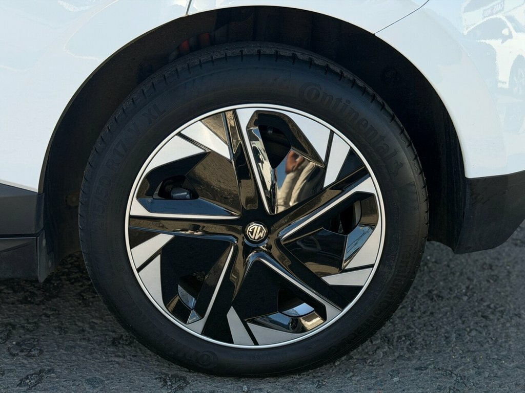 MG 1100 Hatchback White #10