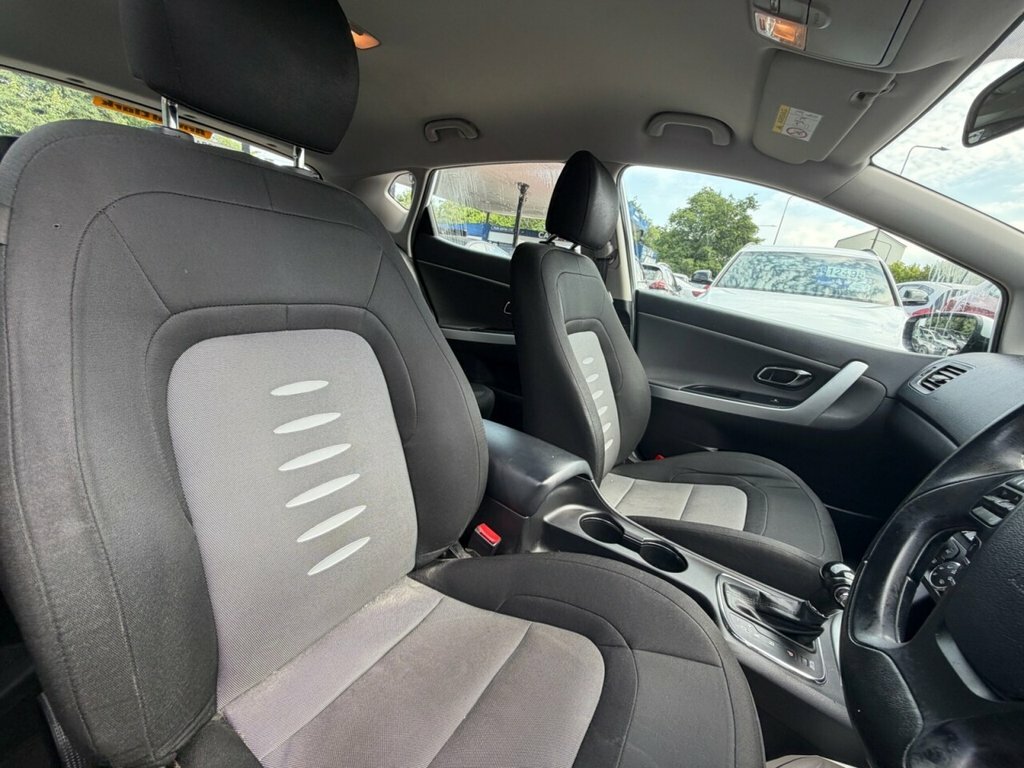 Kia Ceed 1.6 Crdi Ecodynamics 2 Hatchback White #17