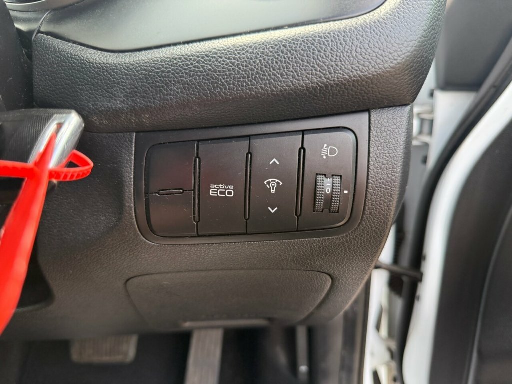 Kia Ceed 1.6 Crdi Ecodynamics 2 Hatchback White #22