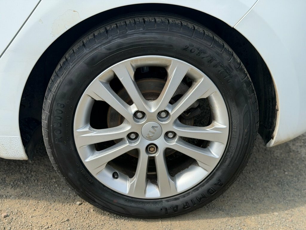 Kia Ceed 1.6 Crdi Ecodynamics 2 Hatchback White #11
