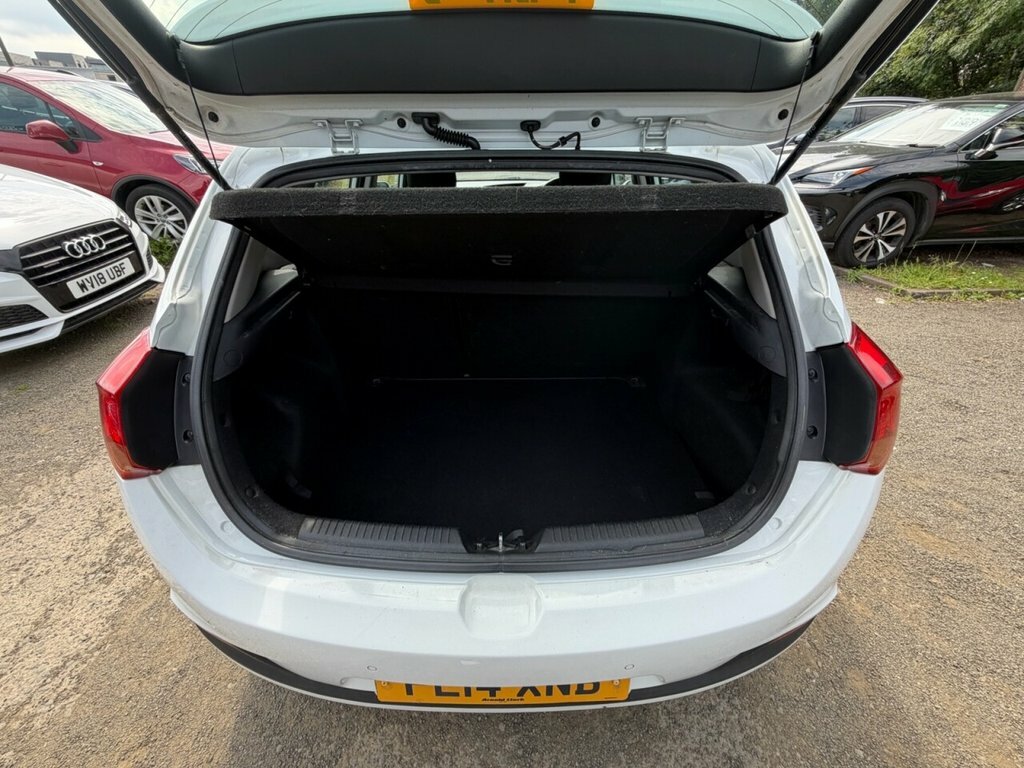 Kia Ceed 1.6 Crdi Ecodynamics 2 Hatchback White #13