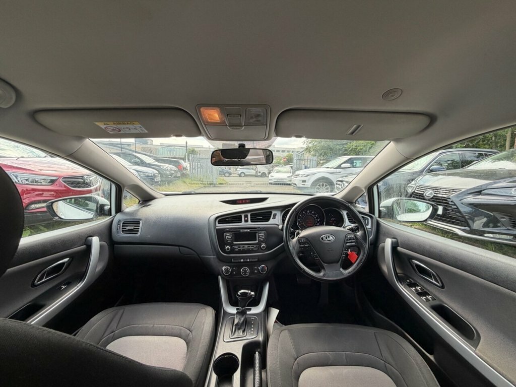 Kia Ceed 1.6 Crdi Ecodynamics 2 Hatchback White #15