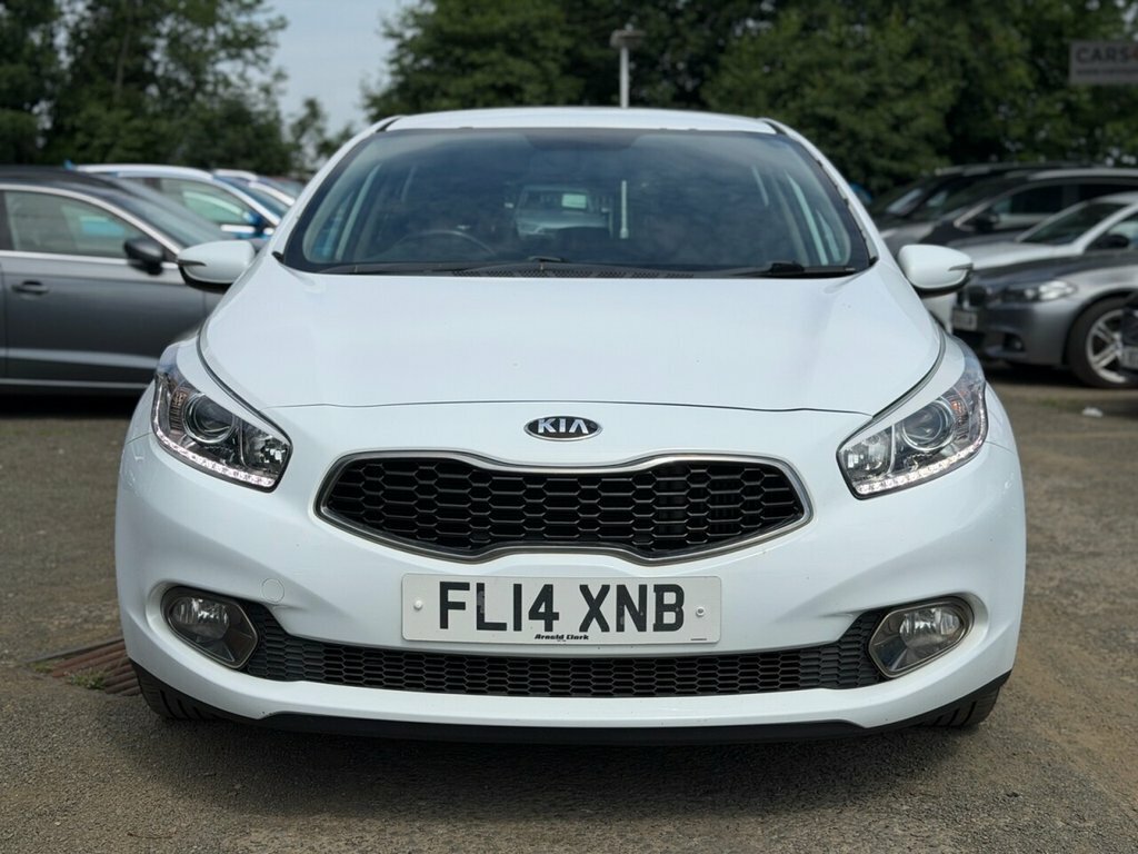 Kia Ceed 1L 2 White #2