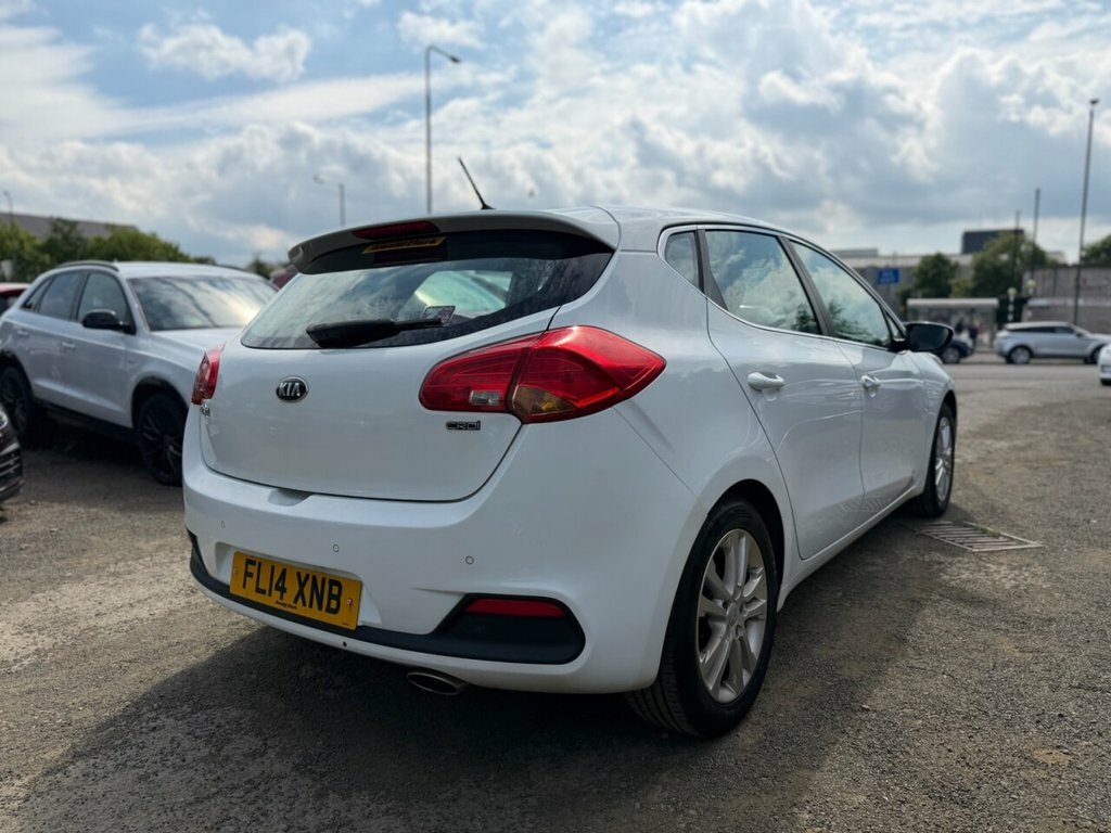 Kia Ceed 1.6 Crdi Ecodynamics 2 Hatchback White #7