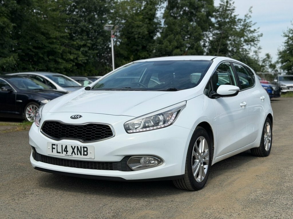 Kia Ceed 1L 2 White #3