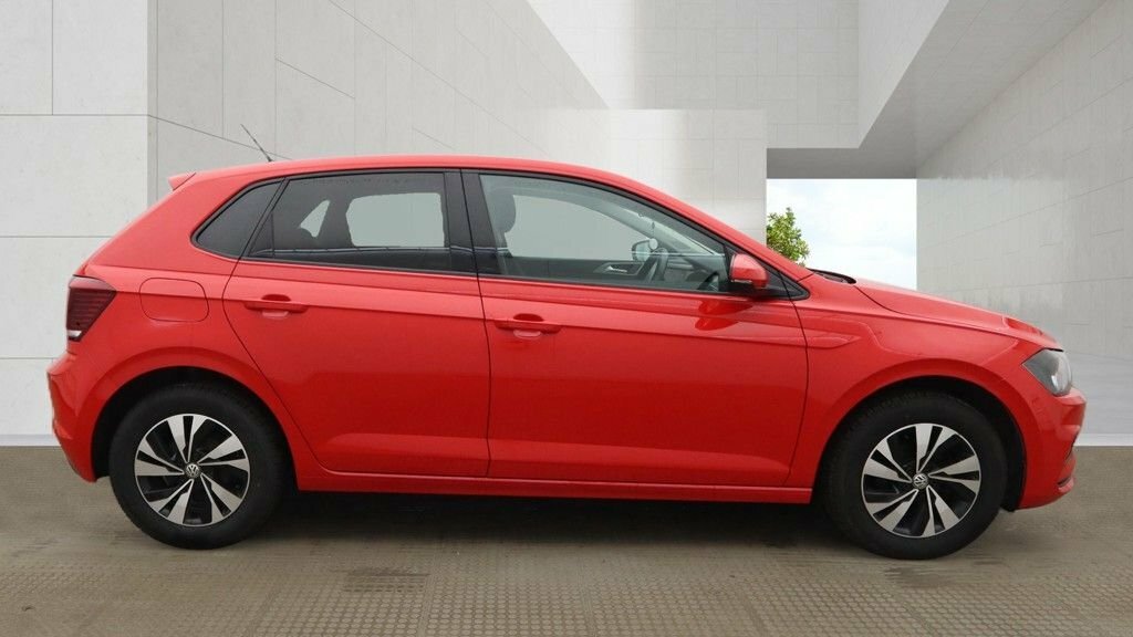 Volkswagen Polo 1L Match Red #4