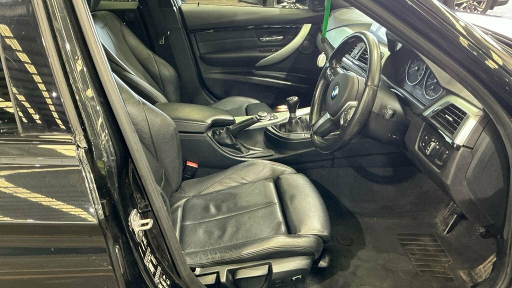 BMW 3 Series 320D Se Touring Black #10