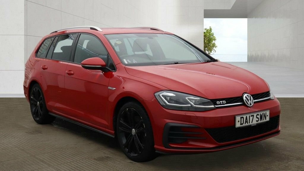 Volkswagen Golf 2L Gtd Red
