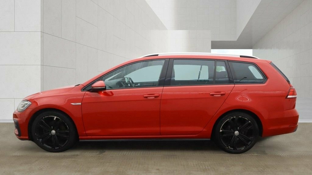 Volkswagen Golf 2L Gtd Red #6