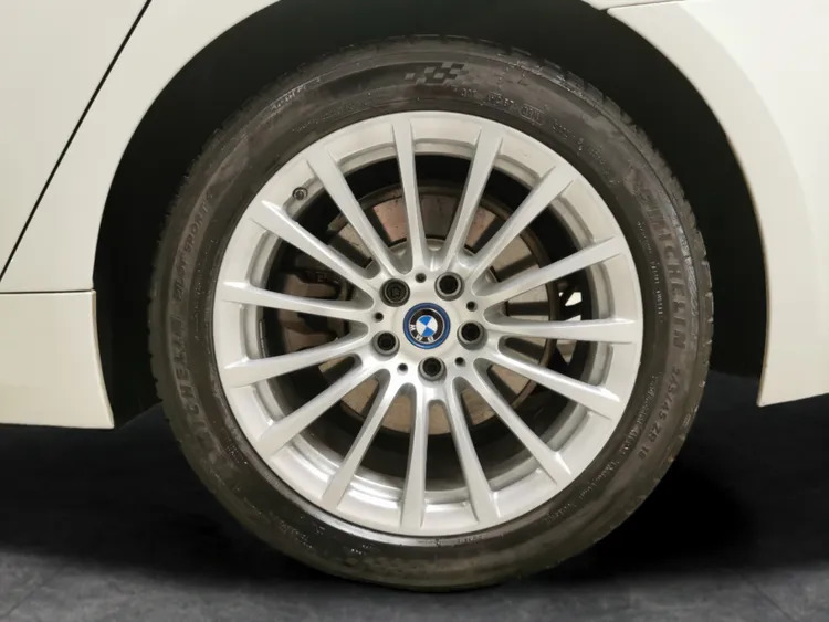 BMW 5 Series  Black #9
