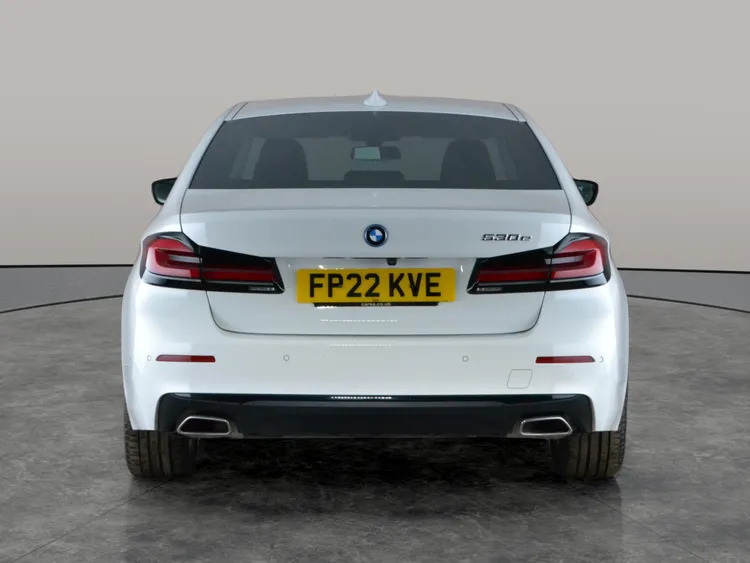 BMW 5 Series  Black #6