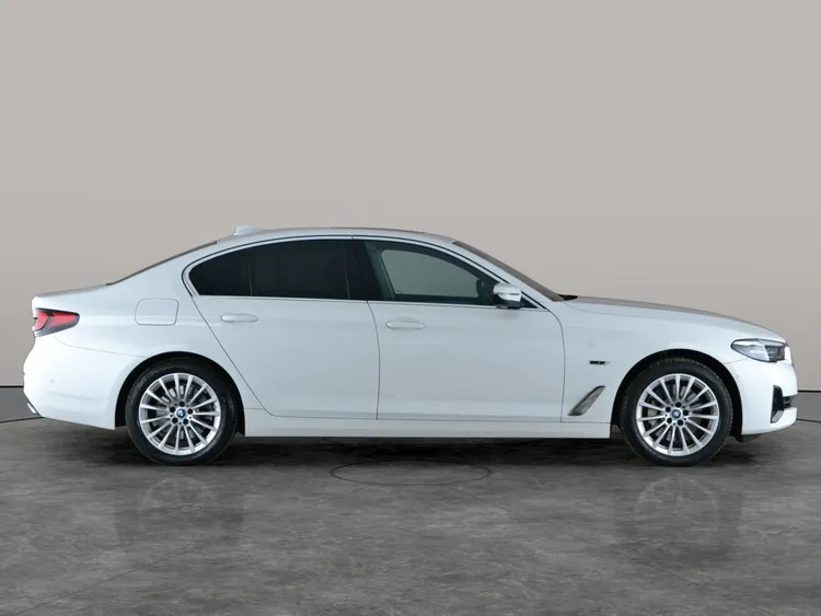 BMW 5 Series  Black #4