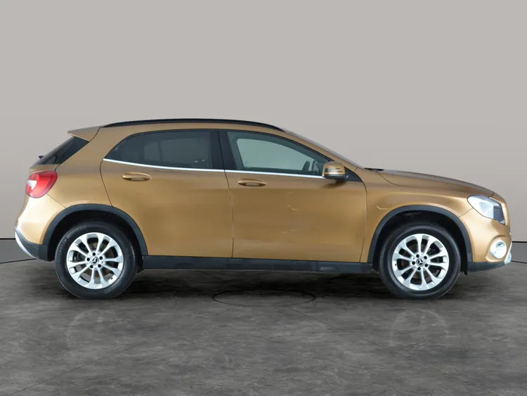 Mercedes-Benz GLA Class 2017 17 1.6  #4