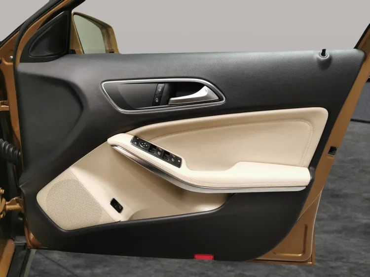 Mercedes-Benz GLA Class 2017 17 1.6  #19