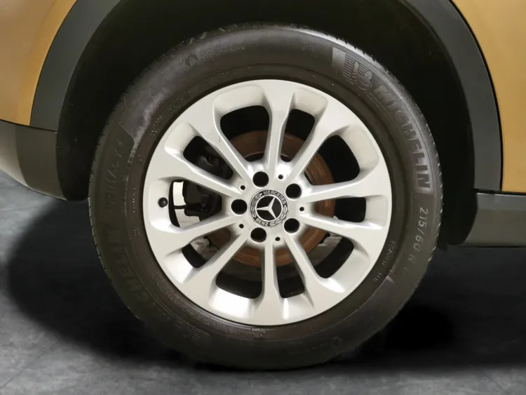 Mercedes-Benz GLA Class 2017 17 1.6  #12