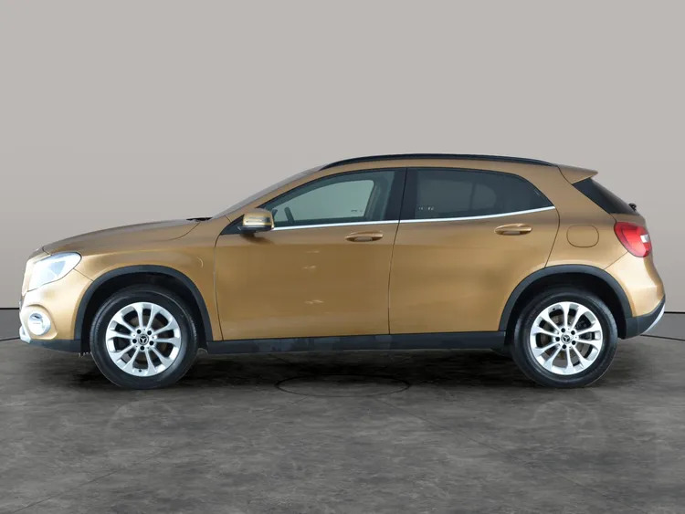 Mercedes-Benz GLA Class 2017 17 1.6  #8