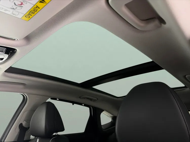 Hyundai Tucson Estate White #24