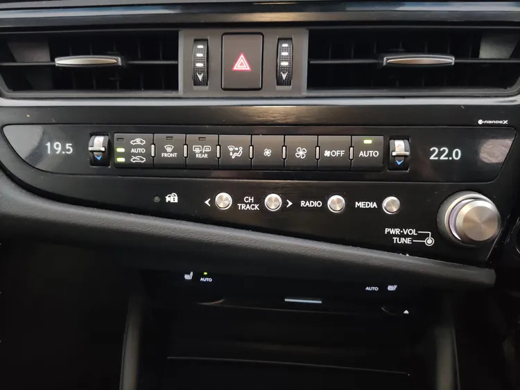 Lexus ES Lexus Es 2.5 Cvt Red #31