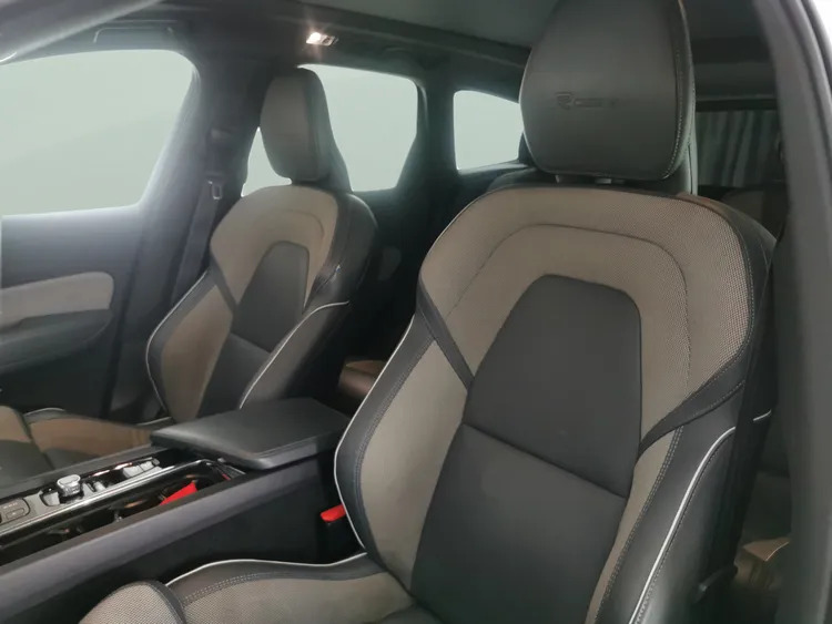 Volvo XC60 2.0 B5 R-design Mhev Grey #22