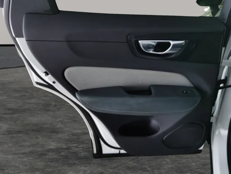 Volvo XC60 2.0 B5 R-design Mhev Grey #17