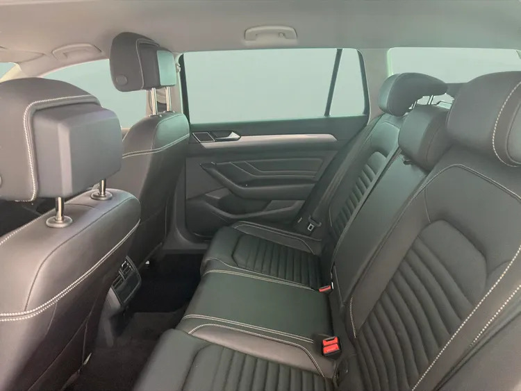 Volkswagen Passat 2.0 Tdi Evo Scr R-line Dsg White #19