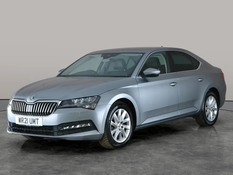 Skoda Superb 2.0 Tdi Cr 200 Sport Line Plus Dsg Red #1
