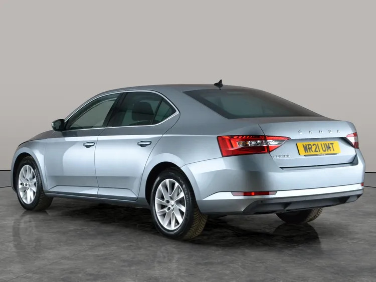 Skoda Superb 2.0 Tdi Cr 200 Sport Line Plus Dsg Red #7