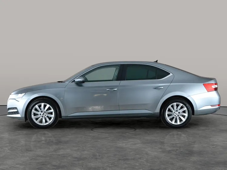 Skoda Superb 2.0 Tdi Cr 200 Sport Line Plus Dsg Red #8