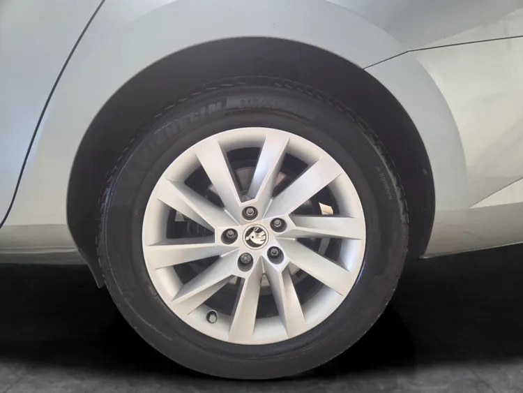 Skoda Superb 2.0 Tdi Cr 200 Sport Line Plus Dsg Red #9