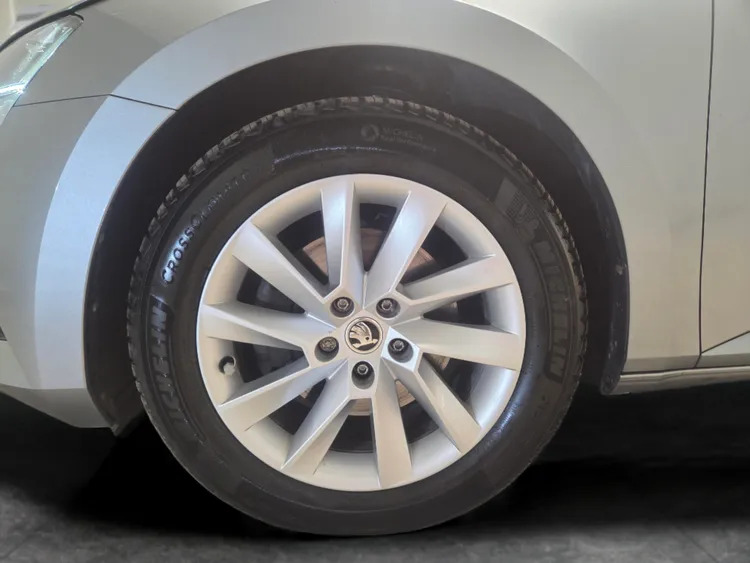 Skoda Superb 2.0 Tdi Cr 200 Sport Line Plus Dsg Red #10