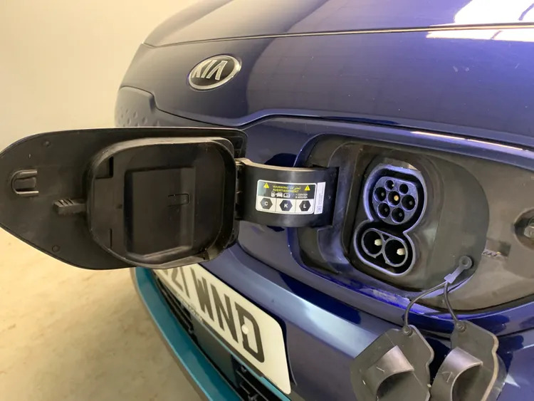 Kia e-Niro Kia Niro 64Kwh 2 Suv 201 Bhp Red #20