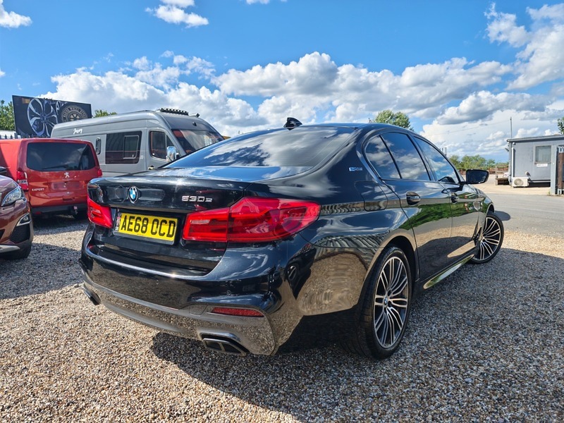 BMW 5 Series 530E M Sport Black #4