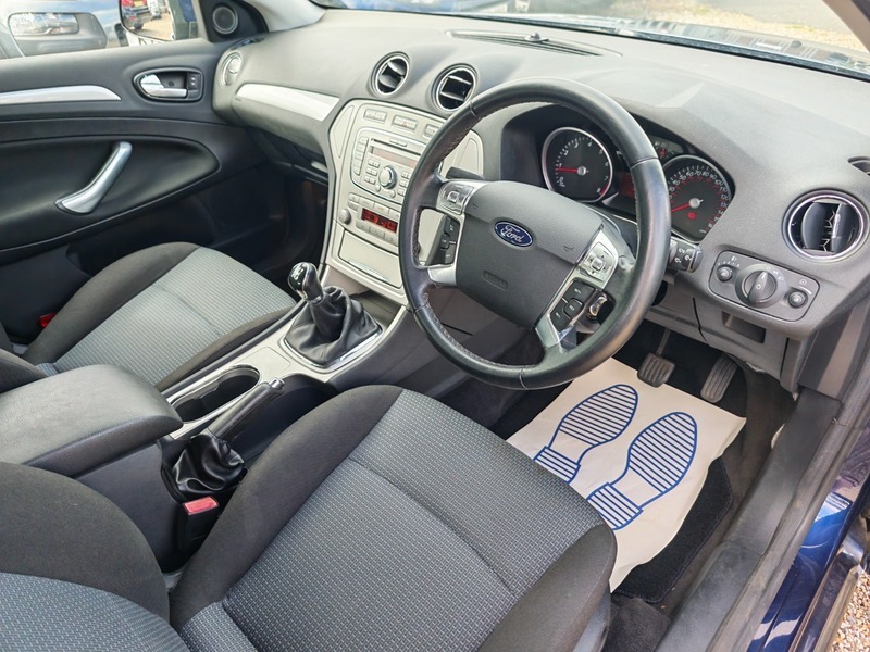 Ford Mondeo Hatchback 2.0 Zetec 200808 Silver #9
