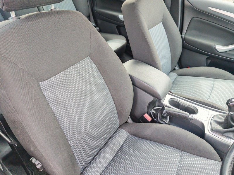 Ford Mondeo Hatchback 2.0 Zetec 200808 Silver #19