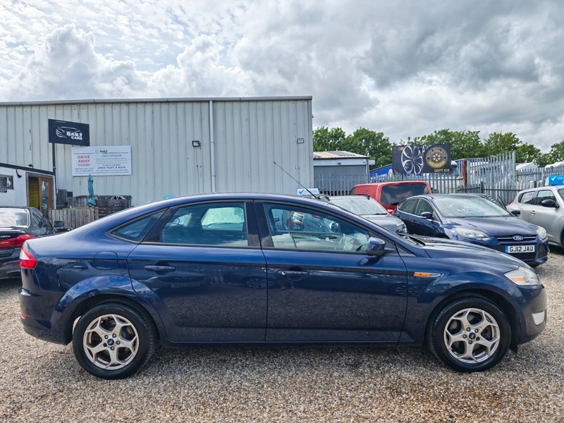 Ford Mondeo Hatchback 2.0 Zetec 200808 Silver #31