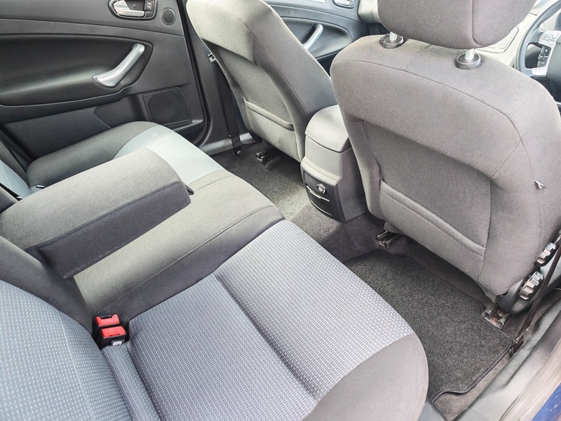 Ford Mondeo Hatchback 2.0 Zetec 200808 Silver #25