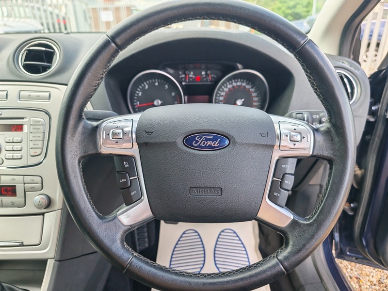 Ford Mondeo Hatchback 2.0 Zetec 200808 Silver #10