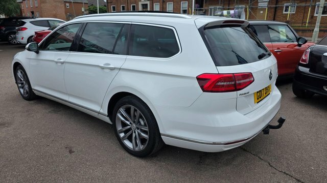 Volkswagen Passat 2.0 Tdi Gt Estate Dsg Euro 6 Ss 150 GD17DKA White #4