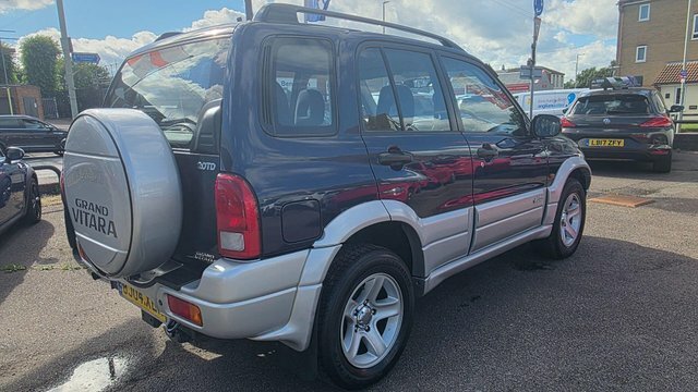 Suzuki Grand Vitara Hatchback Beige #10