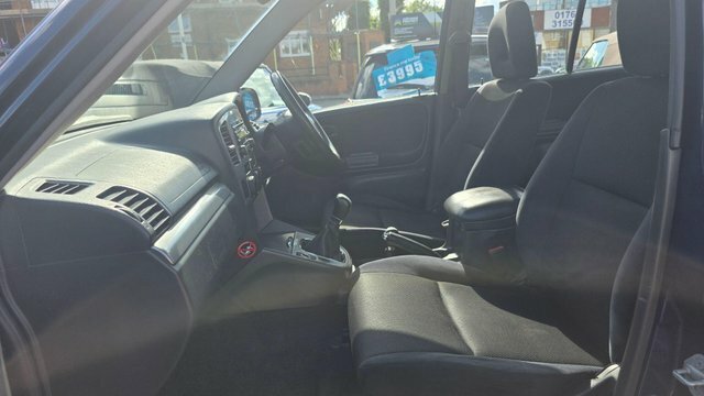 Suzuki Grand Vitara Hatchback Beige #28
