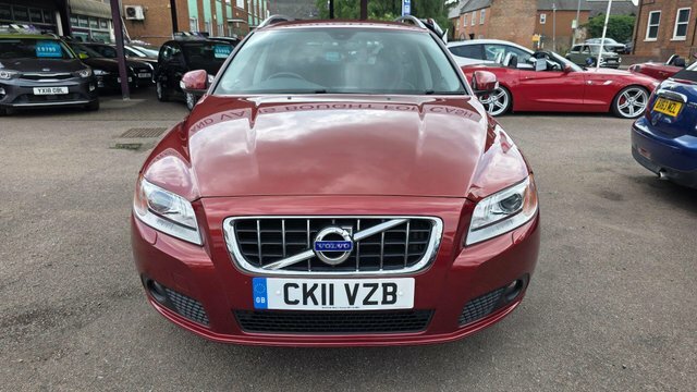 Volvo V70 2.0 D3 Se Lux Geartronic Euro 5 Red #2