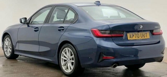BMW 3 Series 2.0 318D Mht Se Saloon Hybrid Euro AP70UUT Blue #3