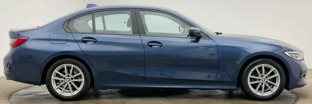 BMW 3 Series 2.0 318D Mht Se Saloon Hybrid Euro AP70UUT Blue #2
