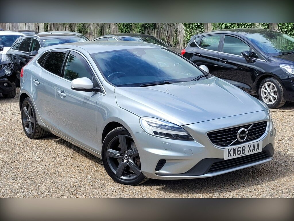 Volvo V40 1.5 T3 Gpf R-design Nav Plus Euro 6 Ss Silver