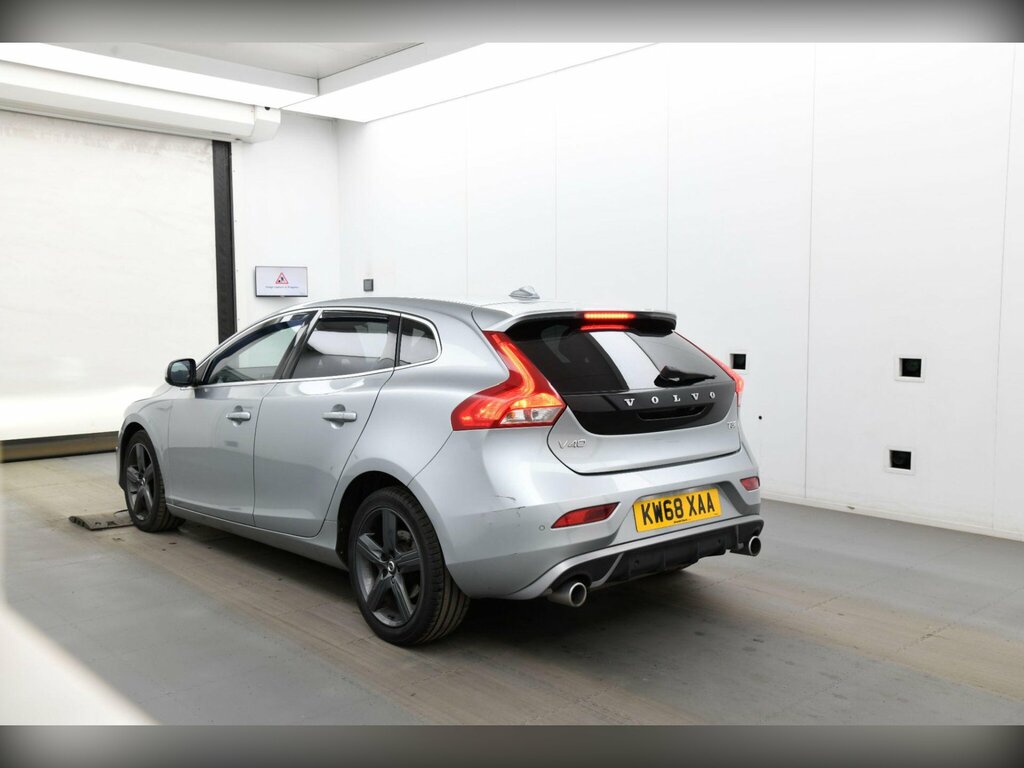 Volvo V40 1.5 T3 Gpf R-design Nav Plus Euro 6 Ss Silver #3